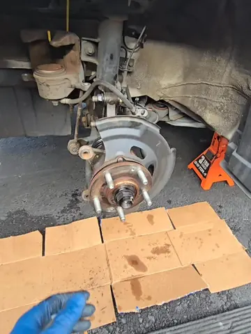 Hyundai Elantra: Wheel bearing check (video)